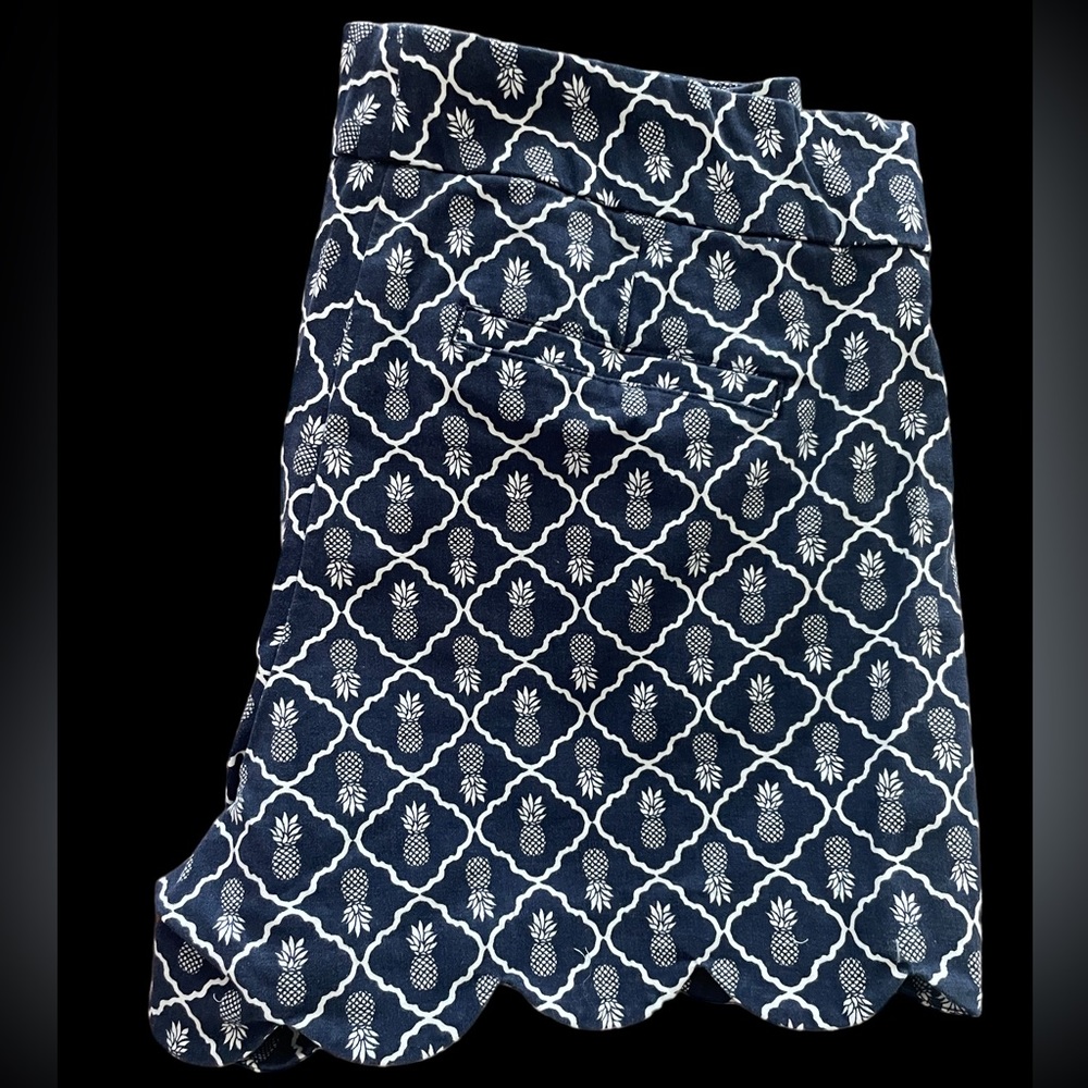 Scallop Shorts